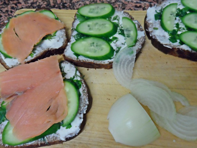 Фуршетный закусочный стол