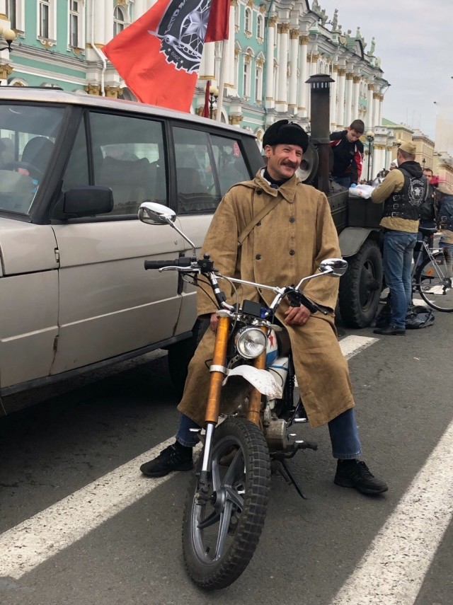 Гуталин повёз