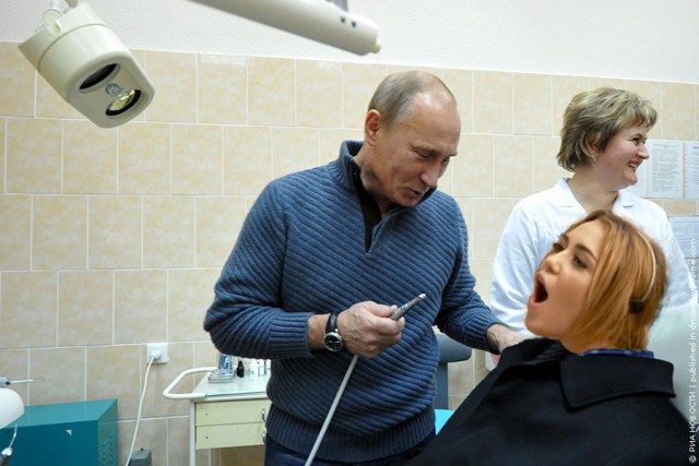Фотожаба: Майли Сайрус дает интервью