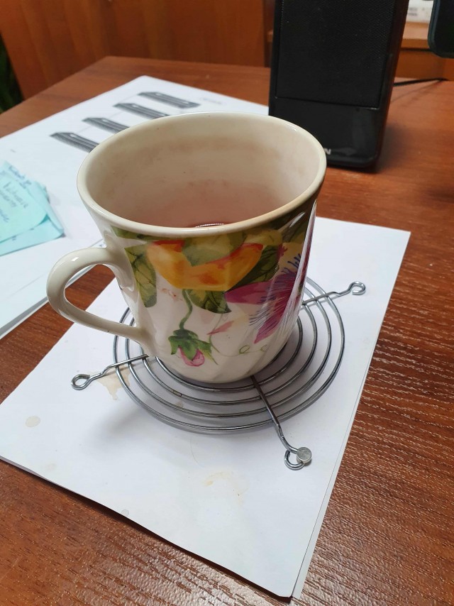 А из какой кружки вы пьёте на работе?