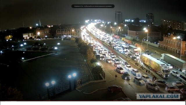 В Астрахани перекрыт Старый мост через Волгу