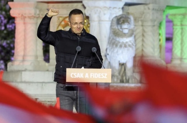 Глава МИД Венгрии Сийярто заявил, что не жалеет о выстраивании отношений с Россией.