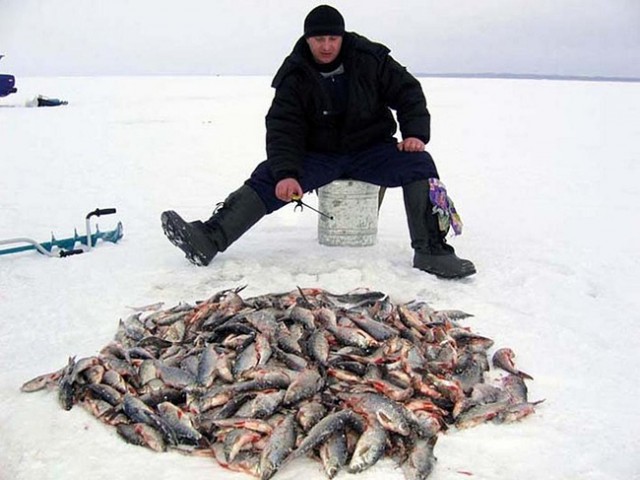 Мобильный дом для зимней рыбалки на льду