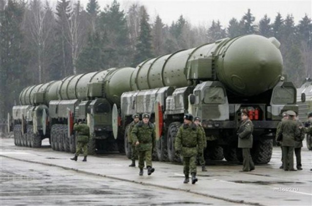 Ядерные поезда и неуязвимые ракеты: топ-5 носителей ядерного оружия России