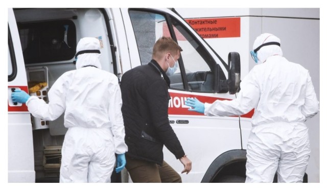 Заражённых коронавирусом выявили уже в четырёх школах Москвы и Подмосковья. На карантин ушли пять заведений 