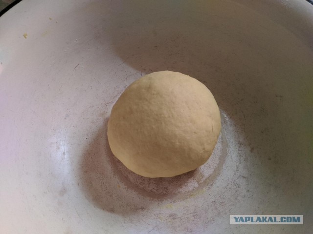 Лепешка, с грибами и сыром.