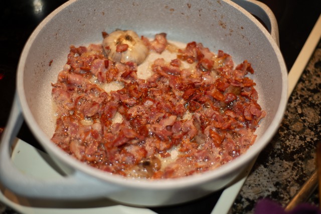 Кулинария: Жареная курица с французским акцентом.