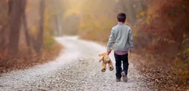12-летний мальчик прошел пешком почти 40 километров, чтобы вернуться к отцу