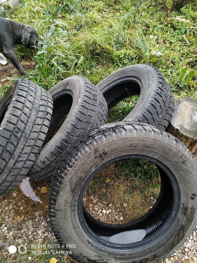 Продам зимнюю резину TOYO 235/65 R 17