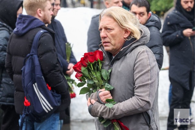 В Москве сегодня простились со спортивным комментатором Василием Уткиным