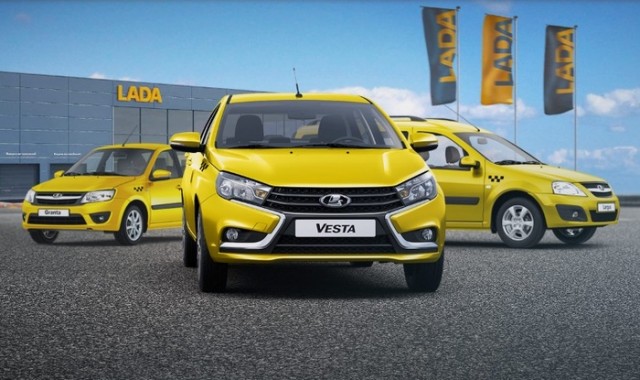 Таксистов заставят пересесть на отечественные авто Lada, Москвич или Evolute — на этом фоне поездки могут подорожать ещё на 50%