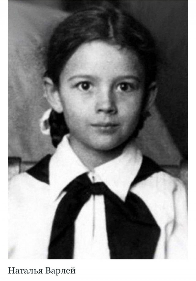 Небольшая фотоподборка известных личностей в детстве и юности