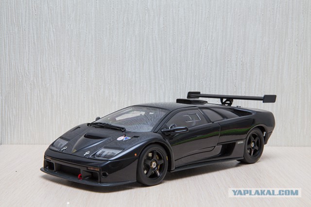 Lamborghini в масштабе 1:18