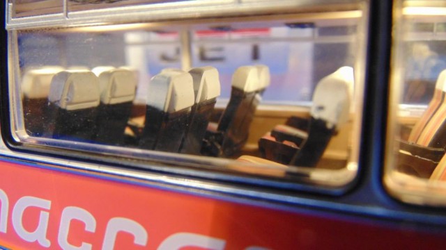 Радиоуправляемая модель ИКАРУС-250.58 с дымом из глушителя и на магнитной подвеске