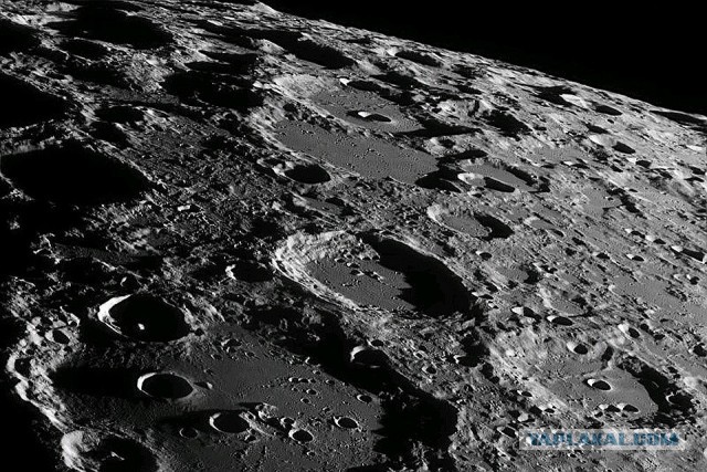 Российские космонавты отправятся с двухнедельной миссией на Луну после 2030 года 