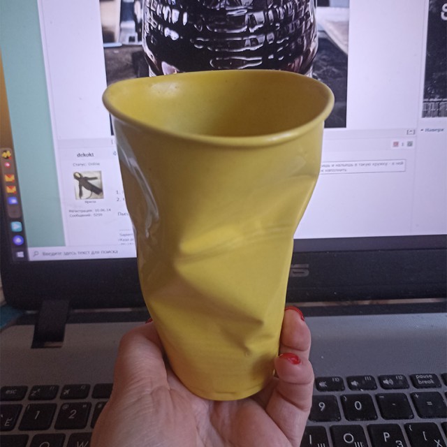 А из какой кружки вы пьёте на работе?