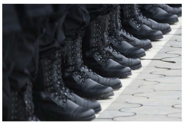 Мнения о предложении Володина не брать в чиновники и не пускать на выборы тех, кто не проходил службу в армии