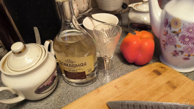 Нарисовал натюрмортов для вас.