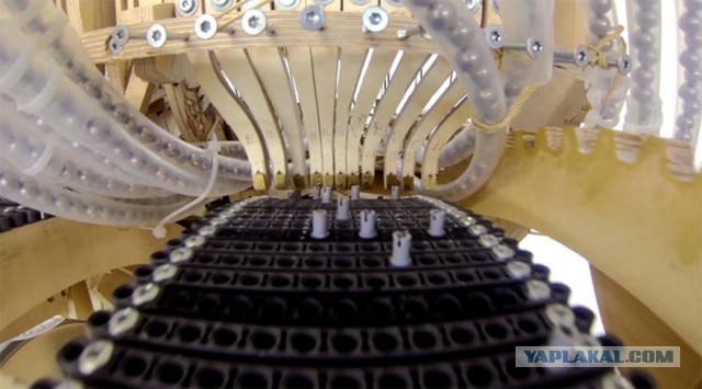 Музыкальная DIY-шайтан-машина или что сделал шведский музыкант с двумя тысячами шариков