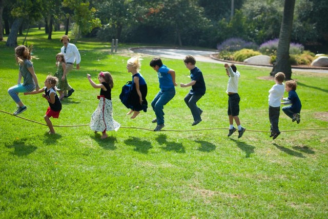 Когда нет интернета и даже скакалки.