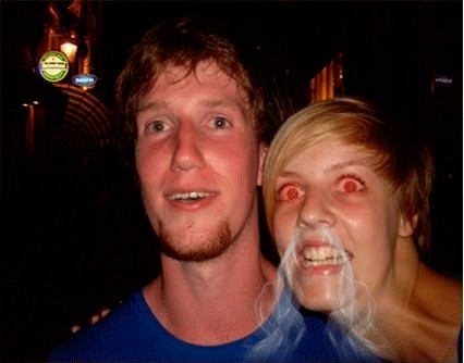 Вытянулась: картинка и 2 жабы