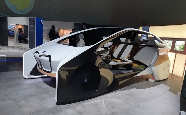 BMW презентовала концепт своего будущего электрического внедорожника