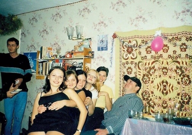 Девчата из 90-х и 2000-х 20.08.2025