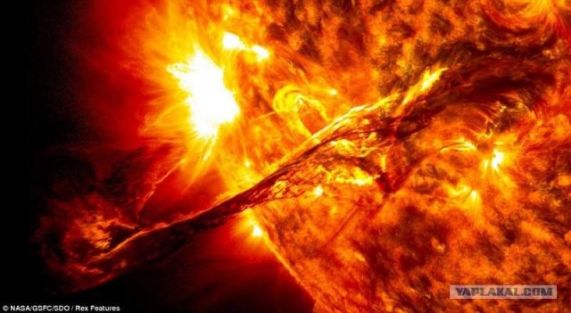Выбросы плазмы на Солнце, поражающие воображение