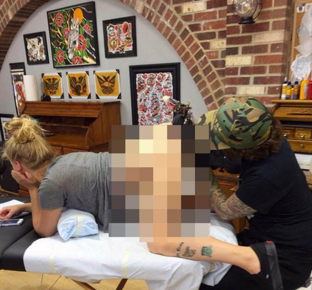 Кольщик, наколи мне...