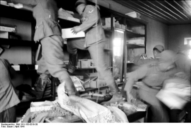 Чем больше знаешь - тем меньше знаешь.