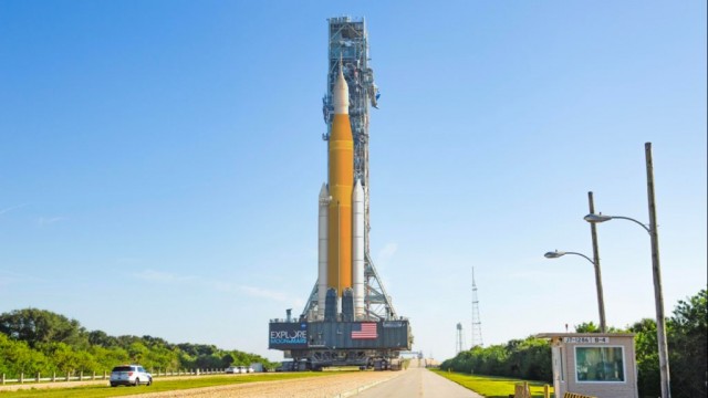NASA: завершен сбор центрального блока ракеты для полетов на Луну