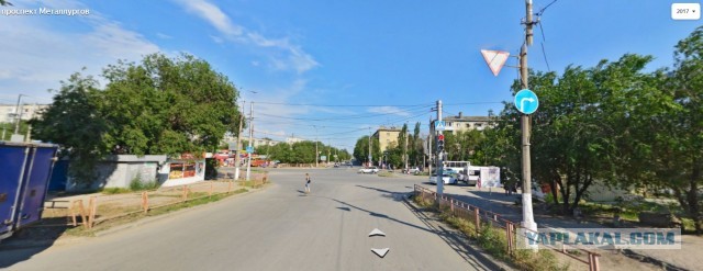Можно ли зеленому авто повернуть направо?