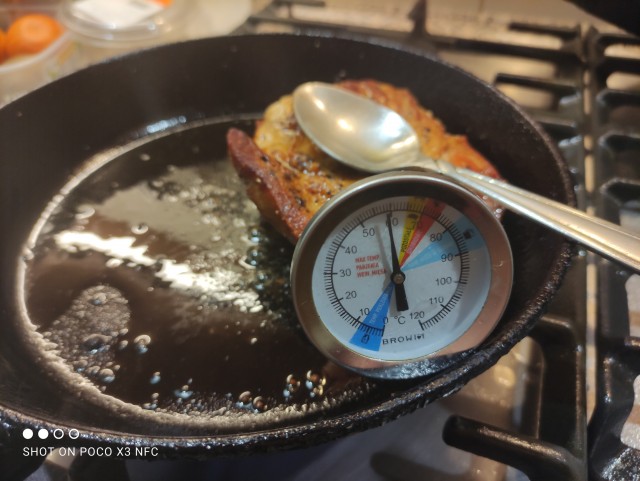 Жарим мясо
