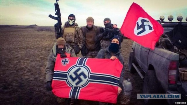 Дороги Мариуполя перекрыты баррикадами, в городе идут бои