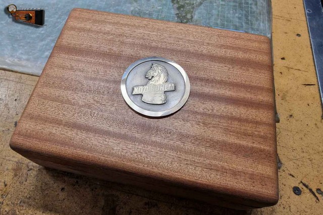 Наливающее устройство «Ход конём»