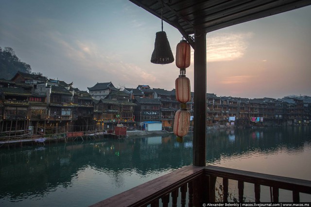 Пора завязывать с туристическими городами…