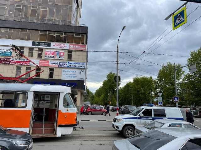 В Ульяновске трое пожилых мужчин избили шестиклассника в трамвае, до смерти ...