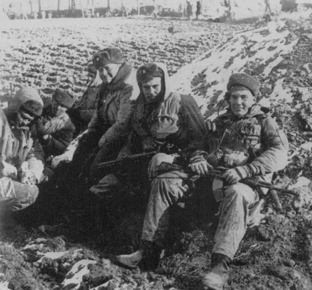 Фотографии связанных с историей Красной и Советской Армии.