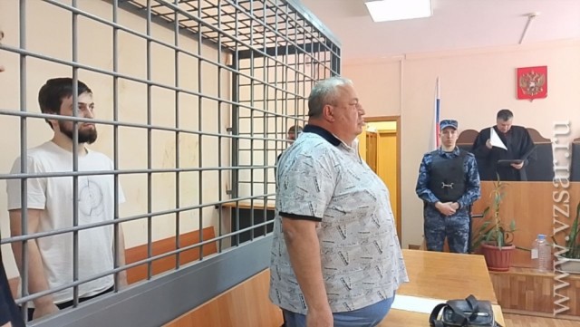 Сегодня в Саратове Кировский суд арестовал 23-летнего водителя, сбившего насмерть 13-летнюю девочку.