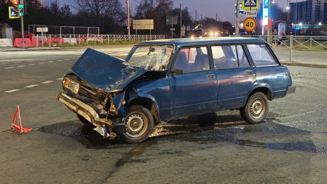 Момент жуткого ДТП с участием мотоциклиста в Красном Селе попал на камеры