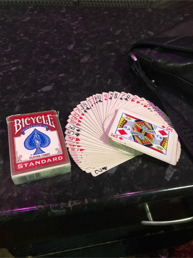 Сыгранëм в картишки?