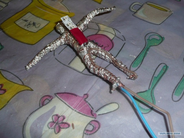 Айзек Кларк.