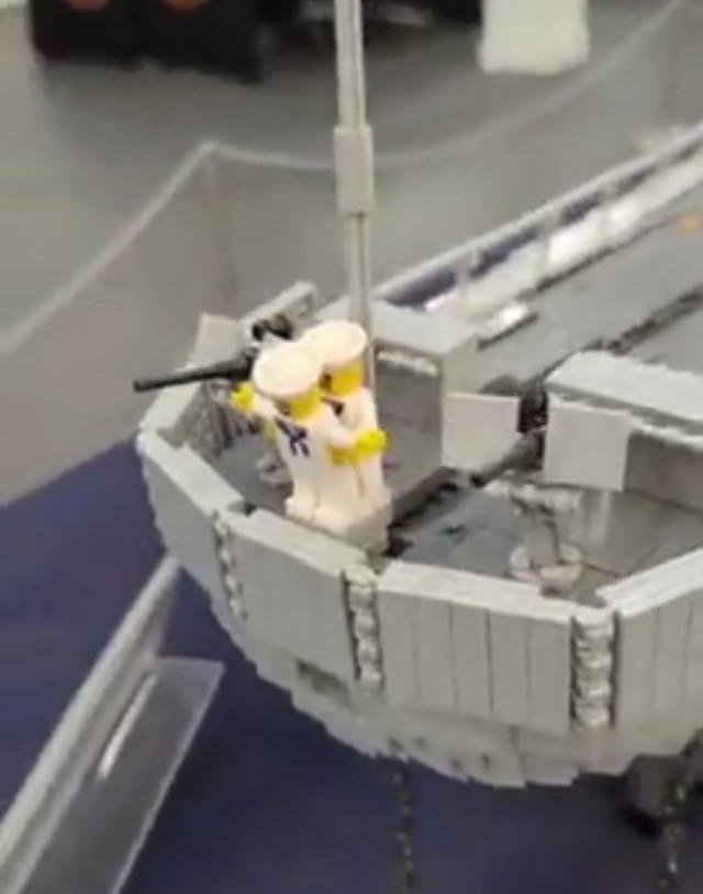 Энтузиаст в одиночку собрал 10-метровый линкор «Миссури» из 600 тысяч деталей LEGO.