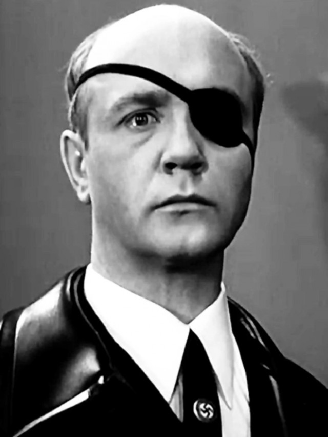 Кто красивее?⁠⁠