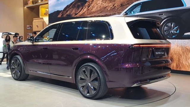 Запас хода 1500 км, 340 км без бензина: Li Auto показала новый элитный кроссовер Li Auto L9 Livis за 6 млн рублей