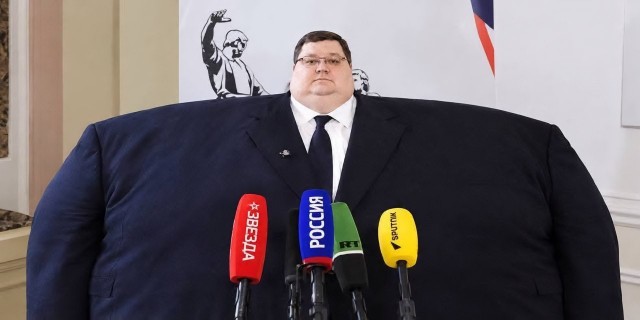 Глава Россотрудничества Игорь Чайка внезапно стал мемом в соцсетях после пресс-подхода 8 сентября