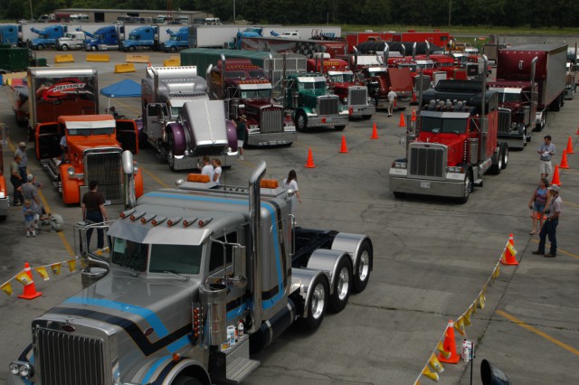 Шоу тюнингованных грузовиков Shell SuperRigs