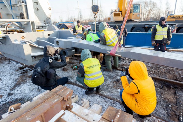 Транспортировка корпуса ядерного реактора через Великий Новгород
