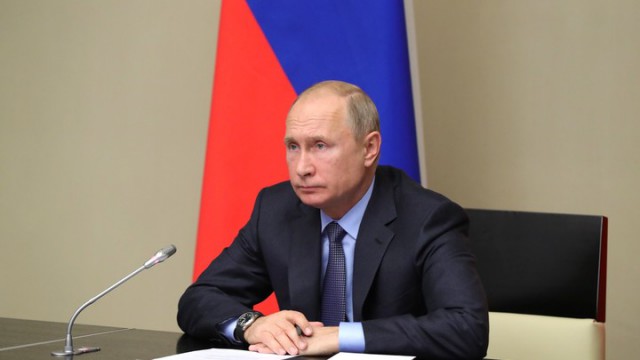«Не надо революций, просто уберите Медведева»: к Путину обратился вернувший надбавку к пенсии ветеран труда