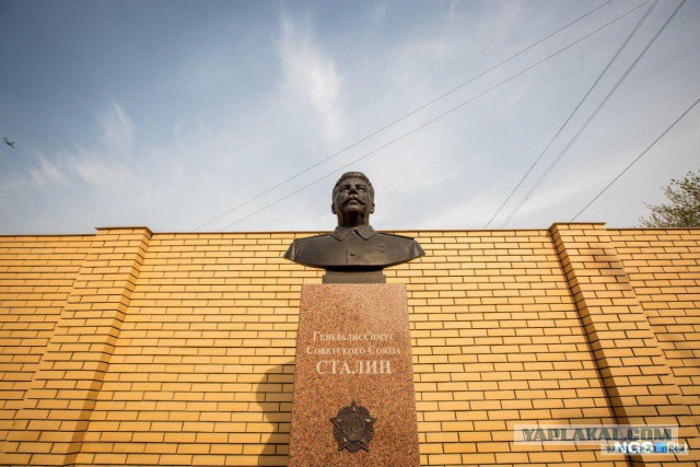 Трехметровый памятник Сталину установили в Новосибирске